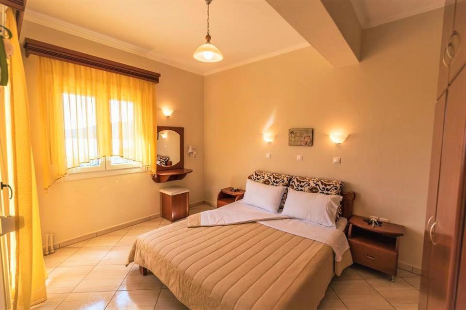 Anna Apartments Chrisi Ammoudia Exterior foto